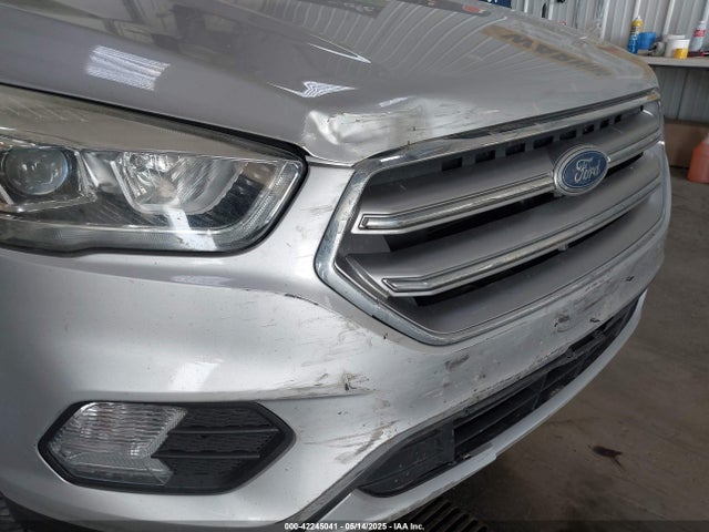 1FMCU9GD5HUD11695 Ford ESCAPE SE