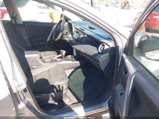 2T3ZFREV8GW308618 Toyota RAV4 LE