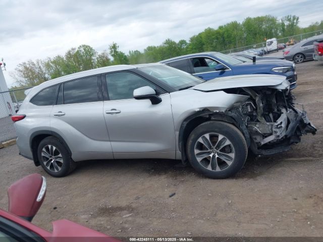 5TDGZRBH2MS106593 Toyota Highlander Xle