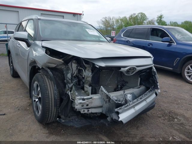 5TDGZRBH2MS106593 Toyota Highlander Xle