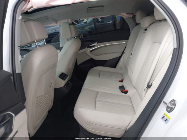 2024 AUDI Q8 E-TRON WA14AAGE5RB012744 Photo 7