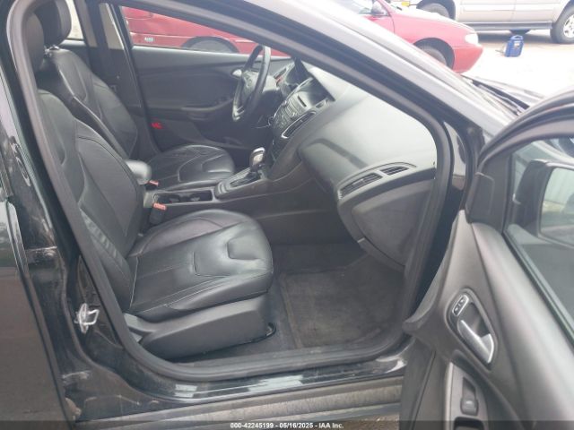 1FADP3K28FL326316 Ford FOCUS SE