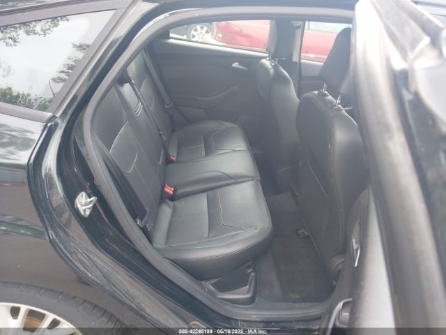 1FADP3K28FL326316 Ford FOCUS SE
