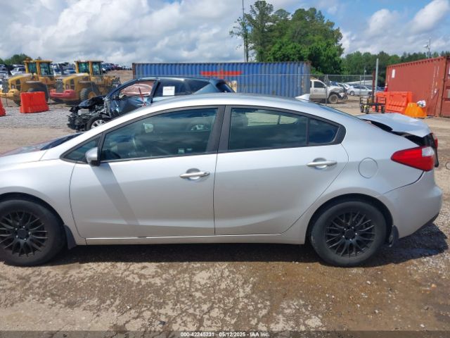 KNAFK4A60G5609016 KIA FORTE LX