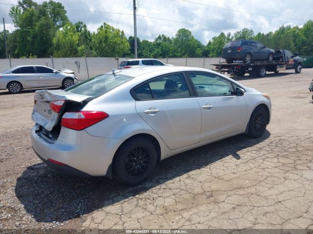 KNAFK4A60G5609016 KIA FORTE LX
