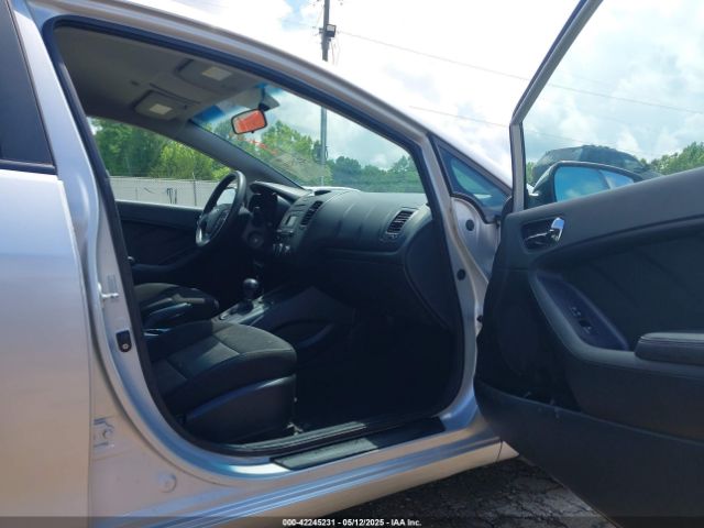 KNAFK4A60G5609016 KIA FORTE LX