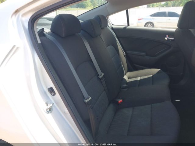 KNAFK4A60G5609016 KIA FORTE LX