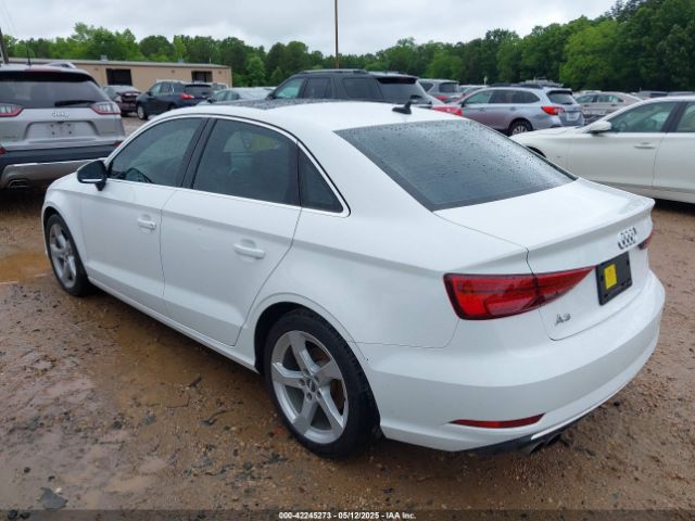 2019 AUDI A3 WAUAUGFF6K1010085 Photo 2