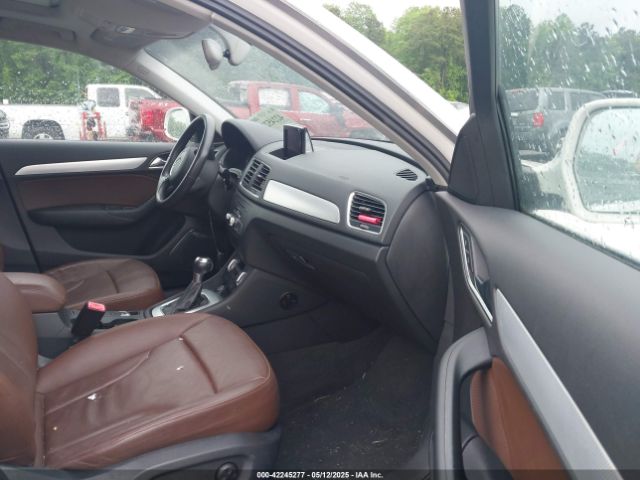 WA1FFCFS4FR010712 Audi Q3 2.0t Premium Plus