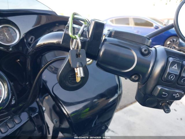 2019 HARLEY-DAVIDSON FLTRXS 1HD1KTP32KB628146 Photo 10