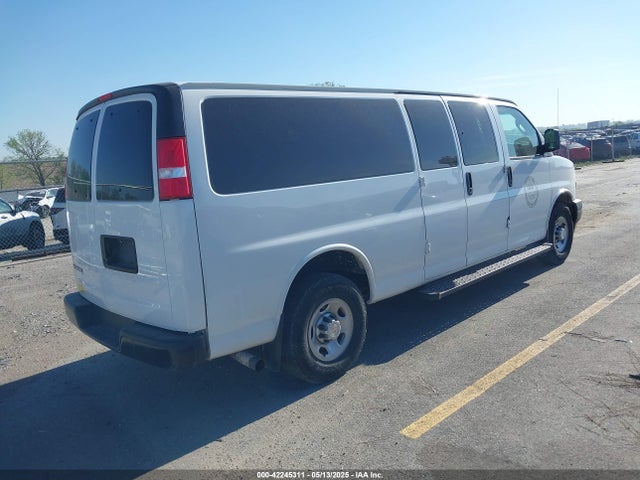 1GAZGNFG8K1366931 Chevrolet Express 3500 Ls