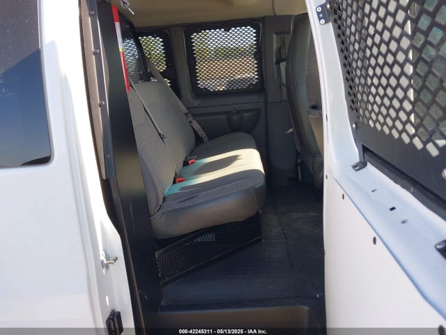 1GAZGNFG8K1366931 Chevrolet Express 3500 Ls