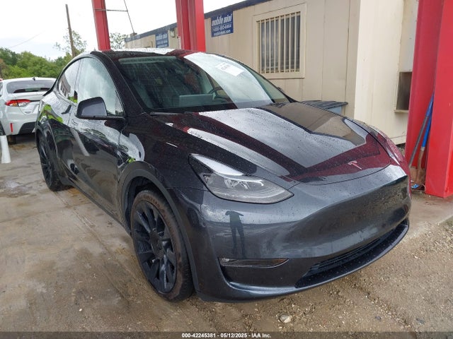 2024 TESLA MODEL Y 7SAYGAEE3RF039918 Photo 0