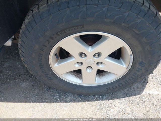 1C4BJWDG6EL115627 Jeep Wrangler Unlimited Sport
