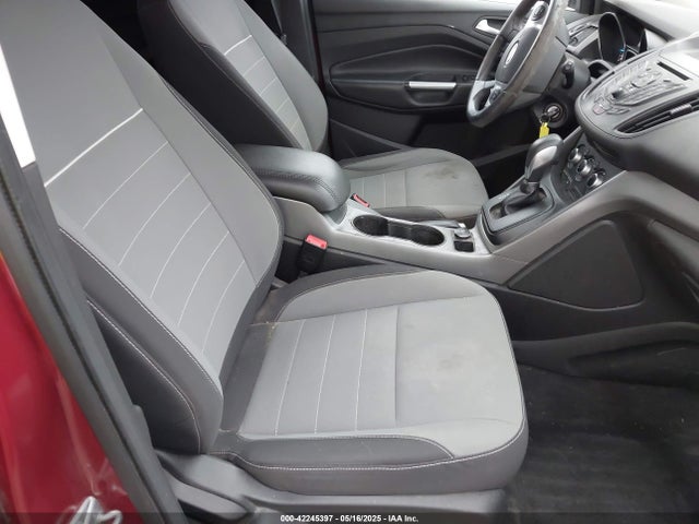 1FMCU9GX8EUC56052 Ford ESCAPE SE