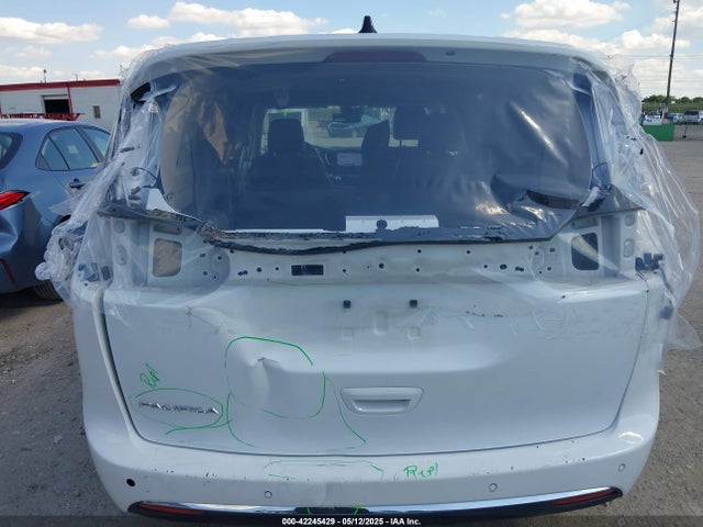 2C4RC1BG2PR613185 Chrysler Pacifica Touring L