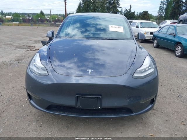 5YJYGDED5MF109384 Tesla Model Y Standard Range Rear-wheel Drive