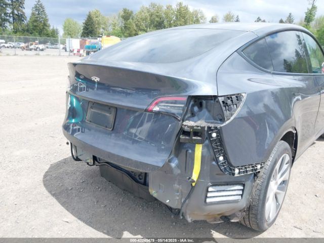 5YJYGDED5MF109384 Tesla Model Y Standard Range Rear-wheel Drive