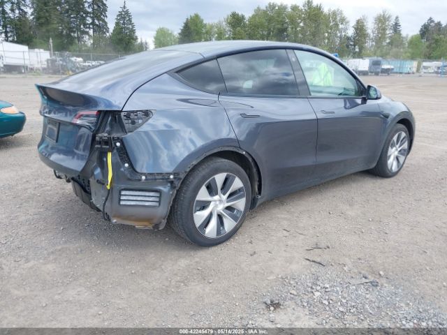 5YJYGDED5MF109384 Tesla Model Y Standard Range Rear-wheel Drive
