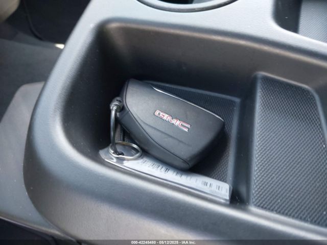 3GTPHDED0SG204712 GMC Sierra 1500 2wd  Short Box Slt