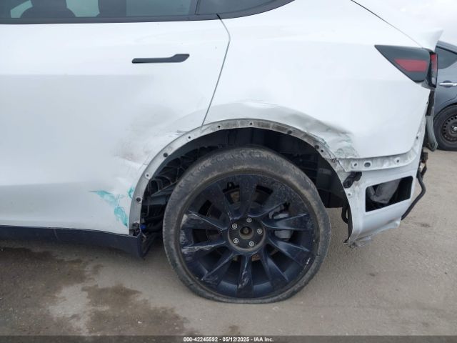 2022 TESLA MODEL Y 7SAYGAEE1NF402341 Photo 5
