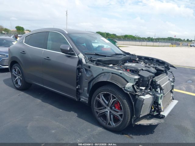 2021 MASERATI LEVANTE ZN661YULXMX372645