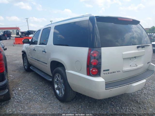 2011 GMC YUKON XL 1500 1GKS2MEFXBR382001 Photo 2
