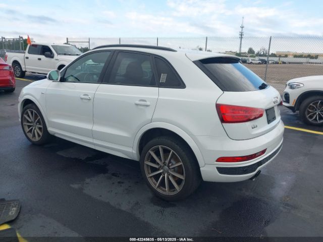 WA1GCCFS9HR001987 Audi Q3 2.0t Premium