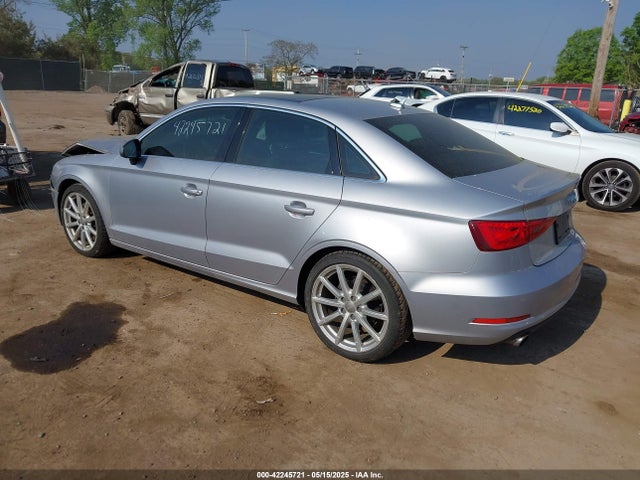 2015 AUDI A3 WAUEFGFF6F1139087 Photo 2