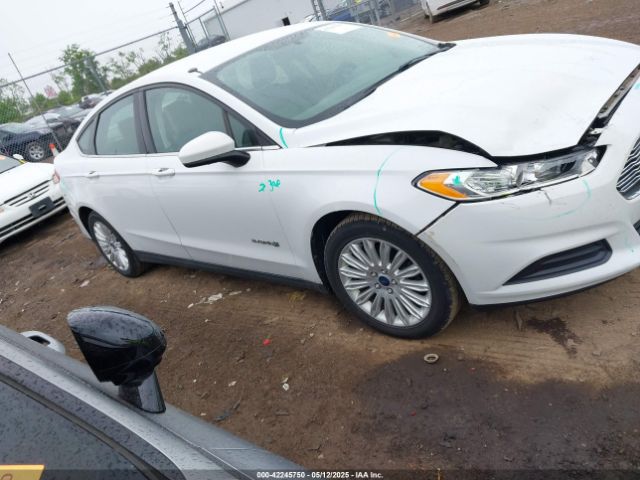 3FA6P0UU8ER141138 Ford Fusion Hybrid S