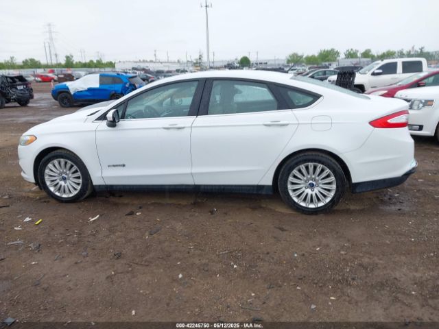 3FA6P0UU8ER141138 Ford Fusion Hybrid S