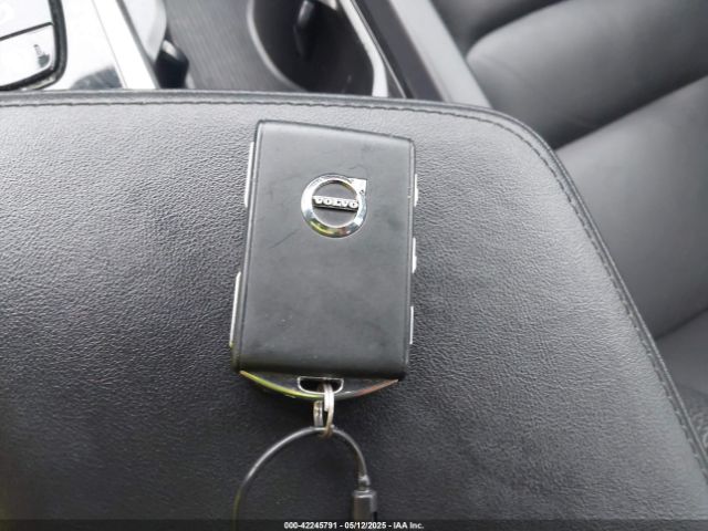 7JRL12FL8RG295491 Volvo S60 B5 Plus Dark Theme