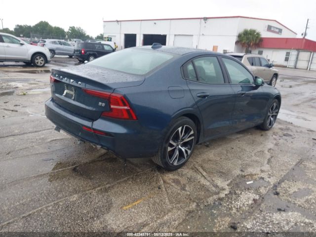 7JRL12FL8RG295491 Volvo S60 B5 Plus Dark Theme