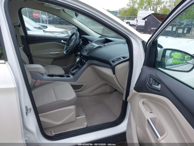 1FMCU0G92EUE23261 Ford ESCAPE SE