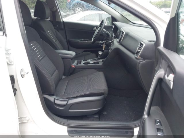 KNDPMCAC7J7473044 KIA Sportage Lx
