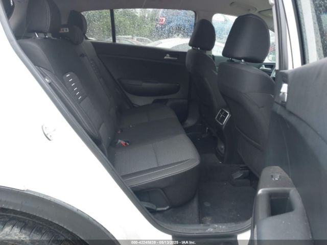 KNDPMCAC7J7473044 KIA Sportage Lx
