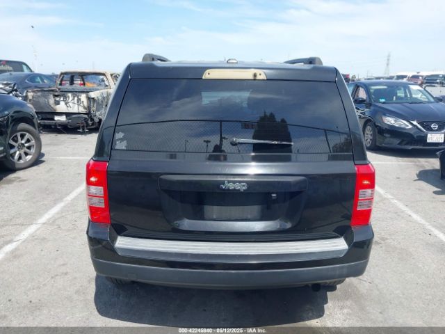 1C4NJPBB8ED886997 Jeep Patriot Sport