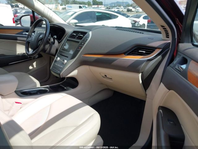 2019 LINCOLN MKC 5LMCJ2C95KUL22363 Photo 4