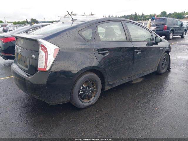 JTDKN3DU5E1754179 Toyota Prius Three