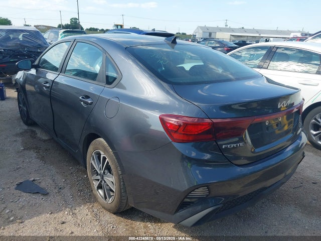 3KPF24AD9PE617069 KIA Forte Lxs