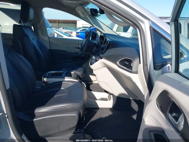 2C4RC1BG9RR132725 Chrysler Pacifica Touring L