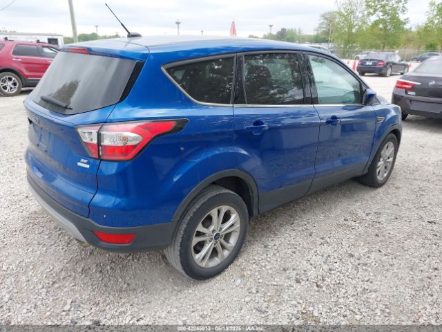 1FMCU0GD7HUD91450 Ford ESCAPE SE