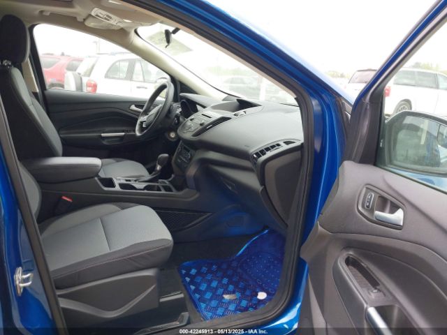 1FMCU0GD7HUD91450 Ford ESCAPE SE
