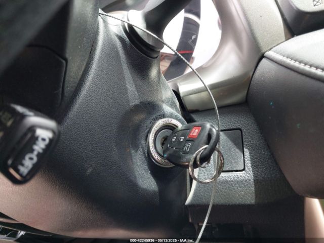 JTMWFREV5FD070208 Toyota Rav4 Xle