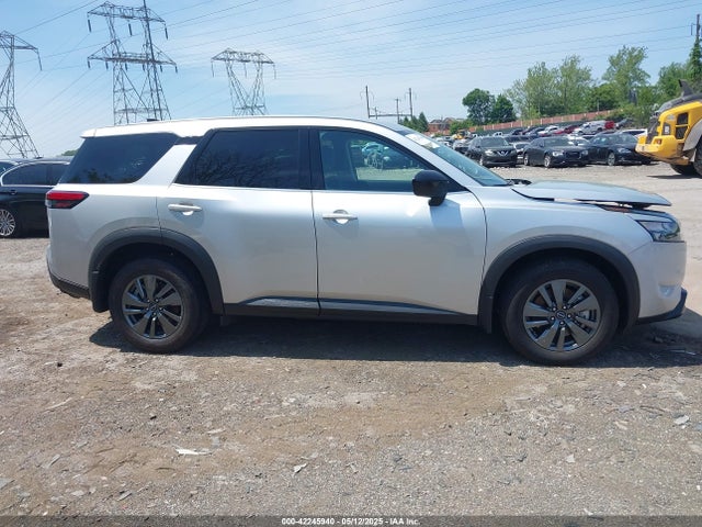 5N1DR3ACXRC251780 Nissan Pathfinder S 4wd