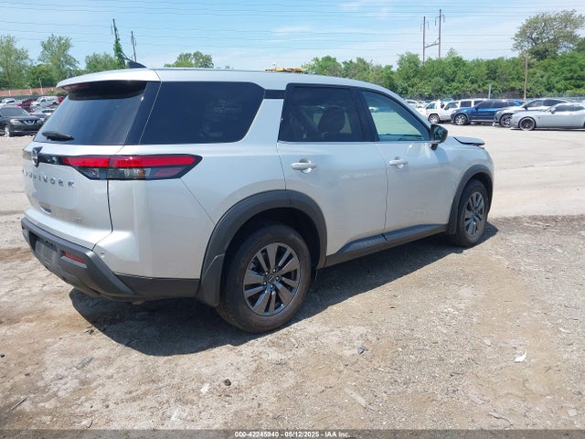 5N1DR3ACXRC251780 Nissan Pathfinder S 4wd
