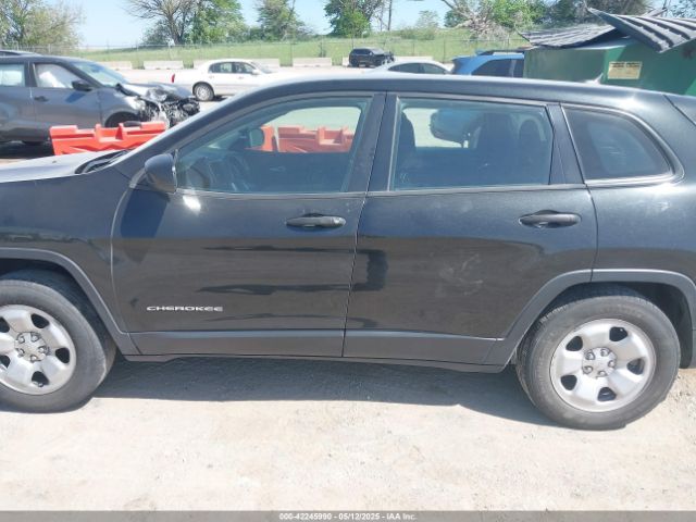 1C4PJMAB5FW533924 Jeep Cherokee Sport