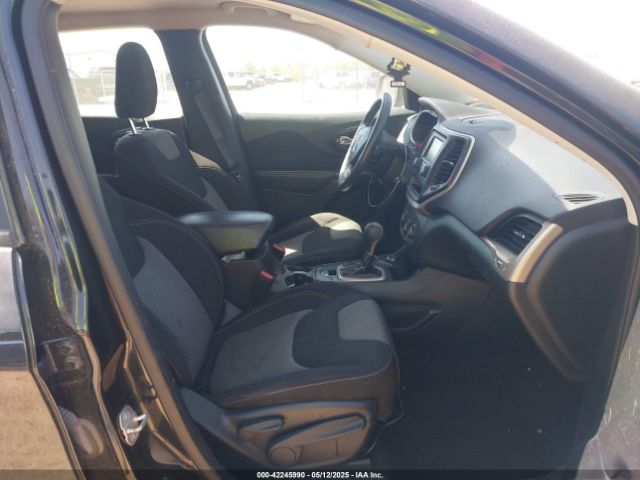 1C4PJMAB5FW533924 Jeep Cherokee Sport
