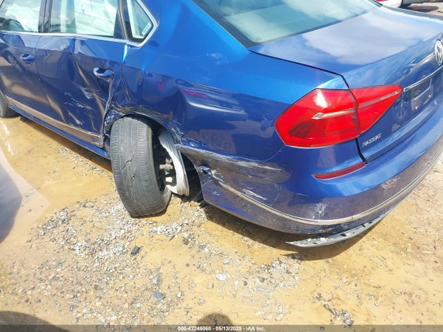 1VWBT7A38GC009794 Volkswagen Passat 1.8t Se