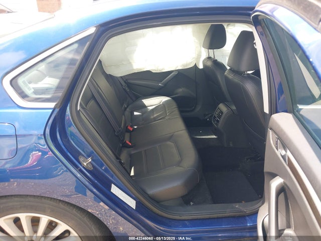 1VWBT7A38GC009794 Volkswagen Passat 1.8t Se